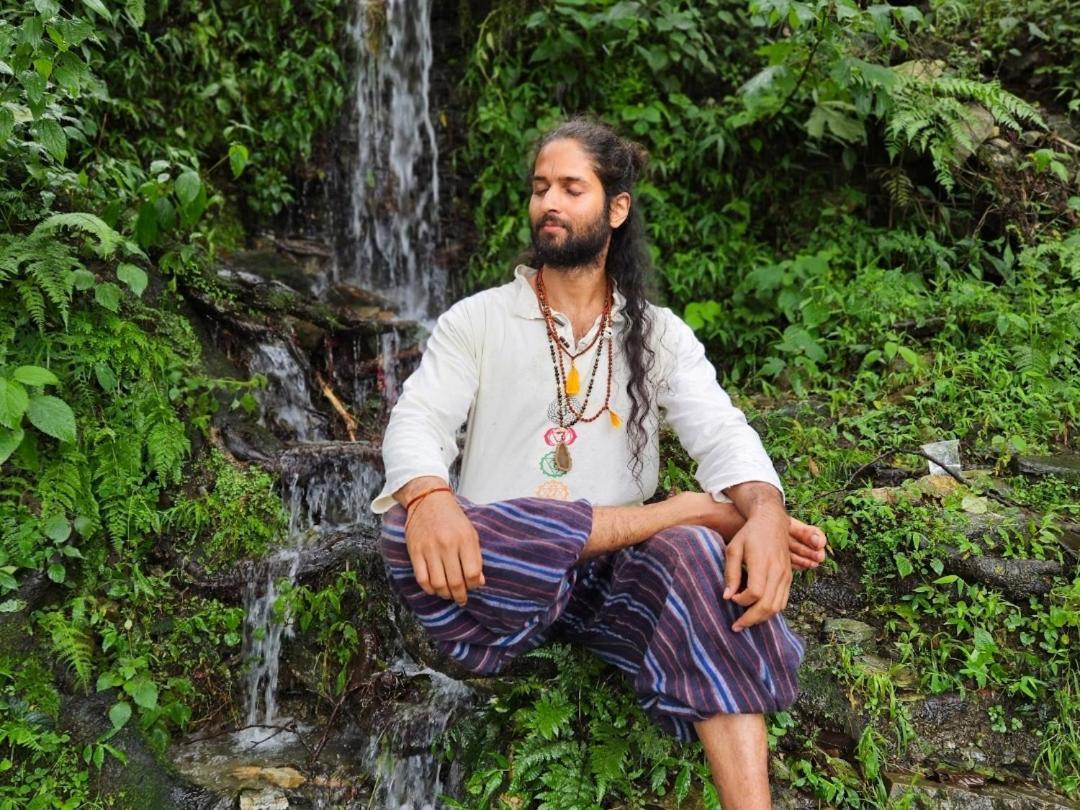 Katyuri Kings Divine Stay- Babaji'S Cave Dwarahat Екстер'єр фото