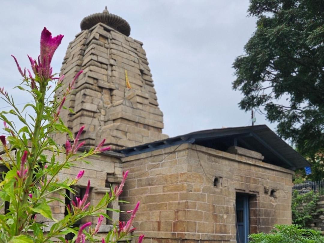 Katyuri Kings Divine Stay- Babaji'S Cave Dwarahat Екстер'єр фото